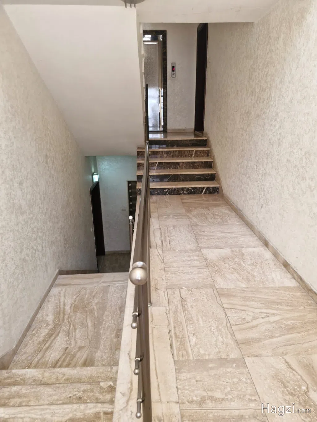 unfurnished apartment for rent - Image 1