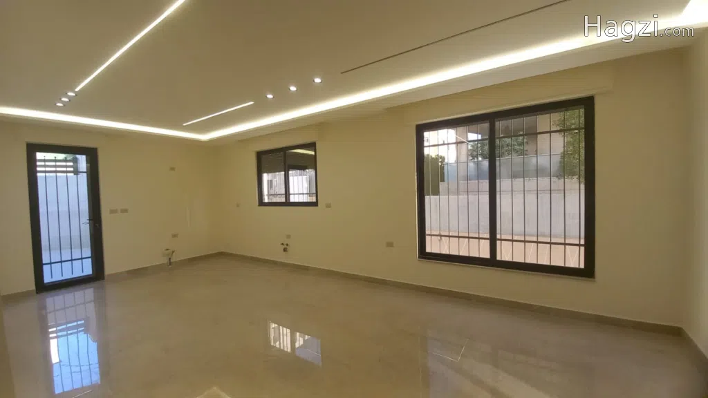 Apartment for sale in Um Uthaina - Image 1