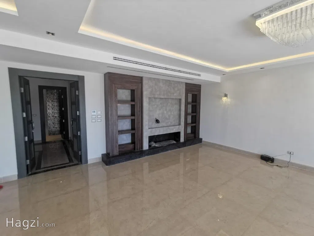 Semi-furnshed Apartment for rent - Image 1