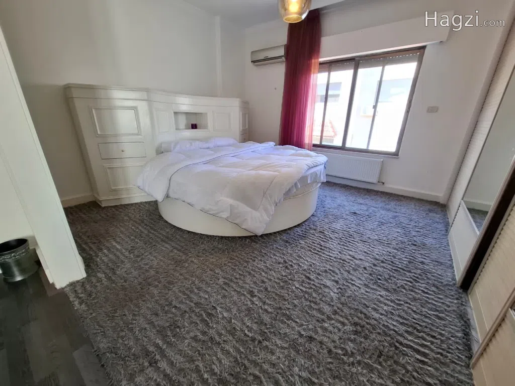 Unfurnished apartment for sale - Image 1