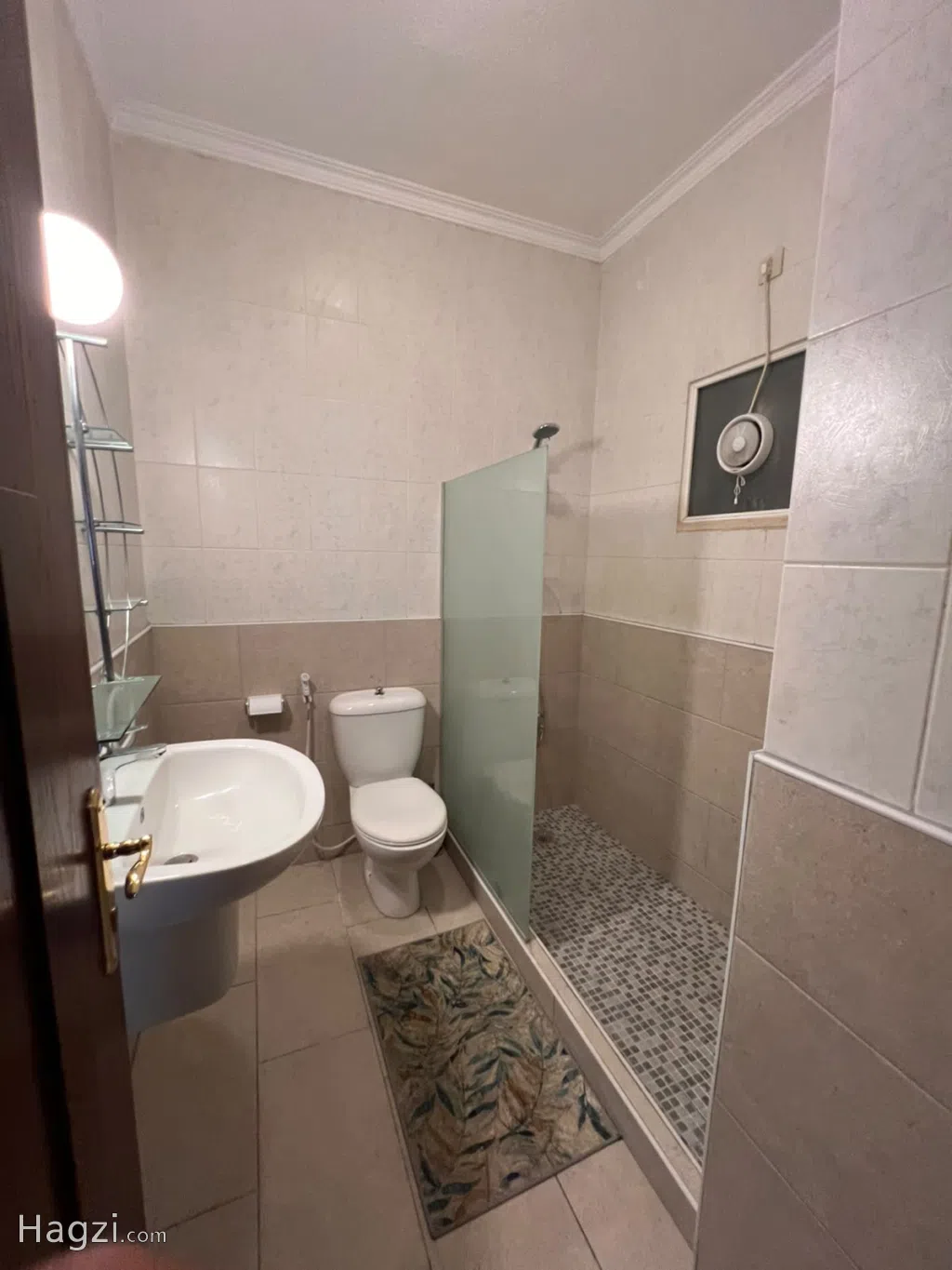 Three bedroom apartment for rent - Image 1