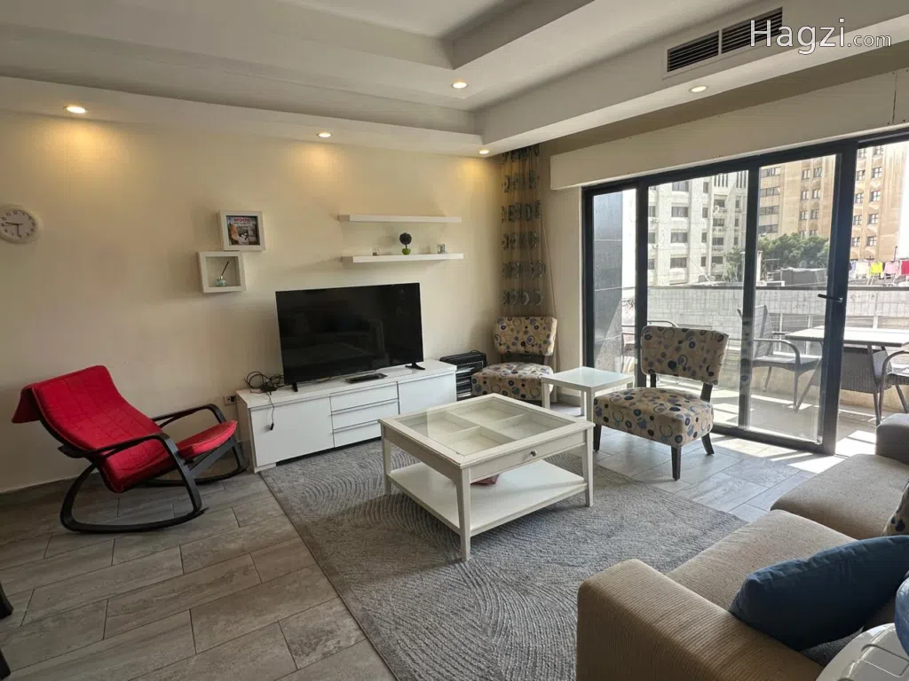 Furnished apartment for rent in Al Shmesani - Image 1