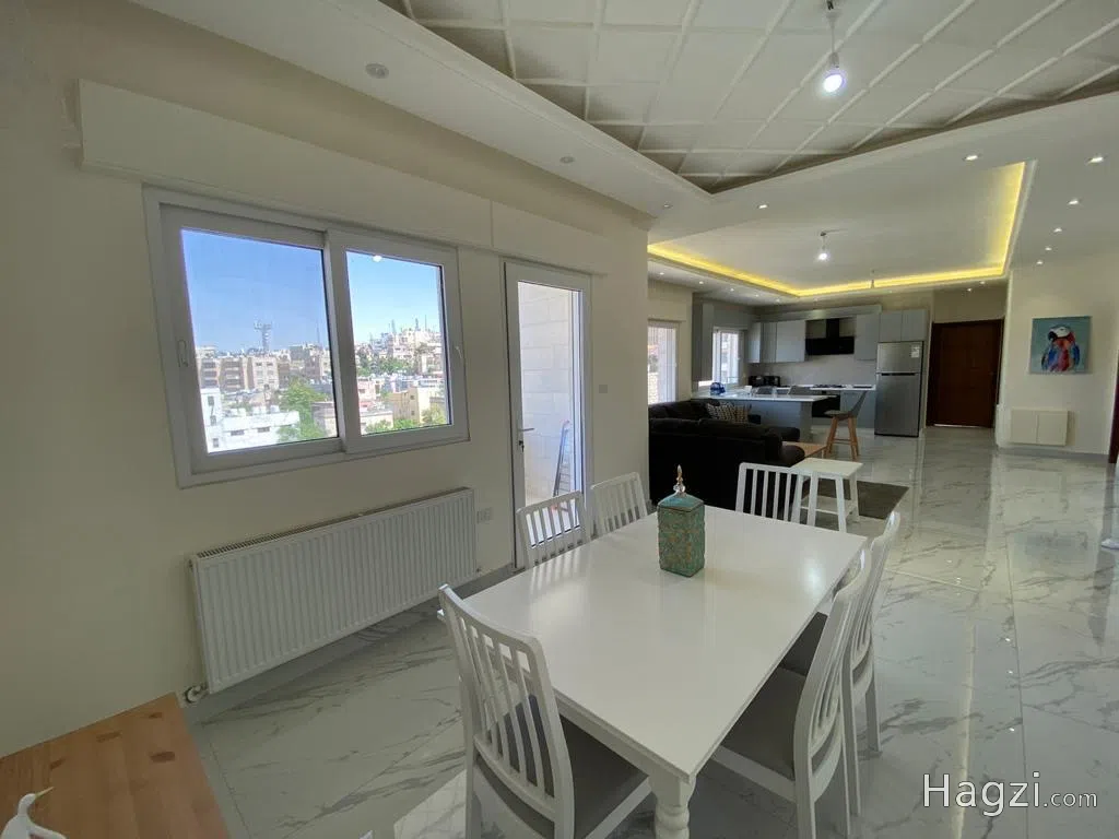 Three bedroom apartment for rent in Al weibdeh - Image 1
