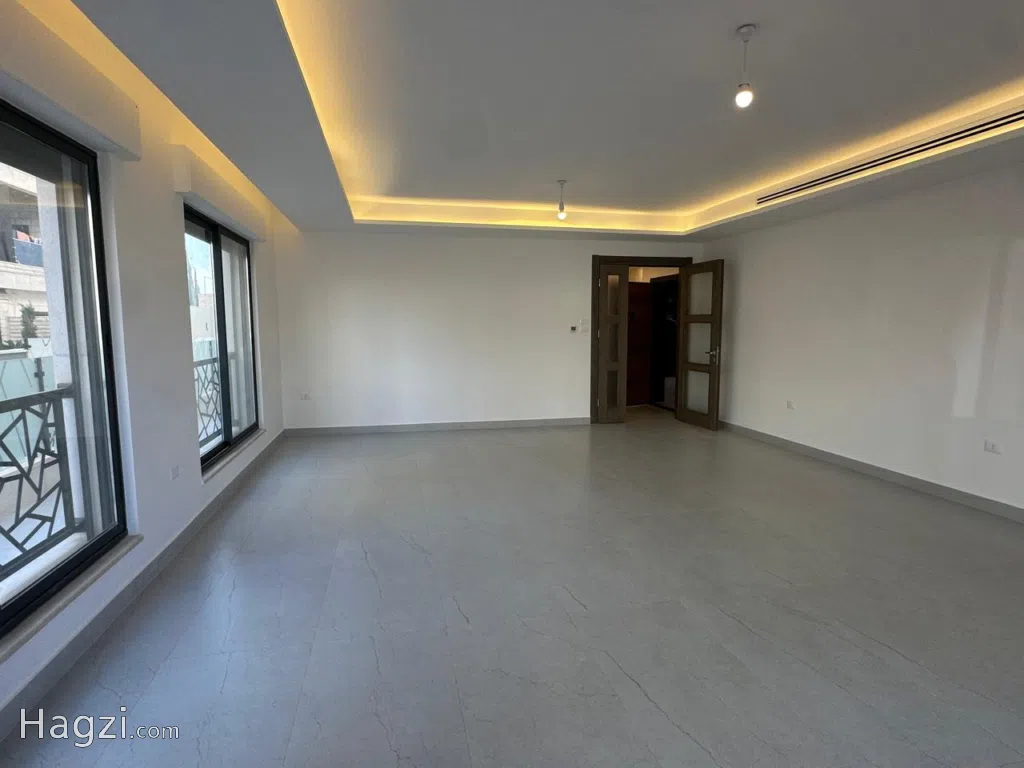 Unfurnished aparment for Sale in Dahyet Al Nakheel - Image 1
