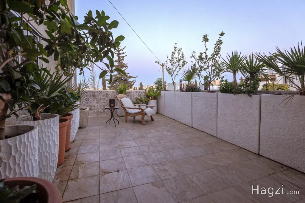 Cozy and Beautiful Two Bedrooms Apartment in Weibdeh - Image 1