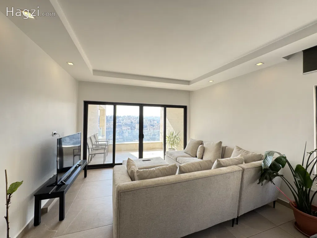 Three bedroom apartment for rent - Image 1