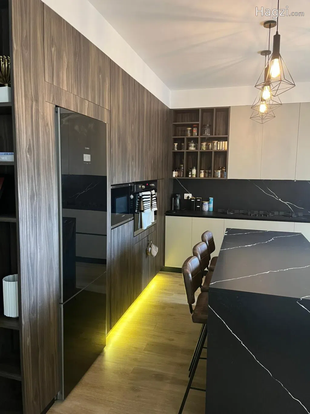 Available in Mid October  Modern 3-Bedroom Furnished Apartment Comfort & Convenience Awaits! - Image 1