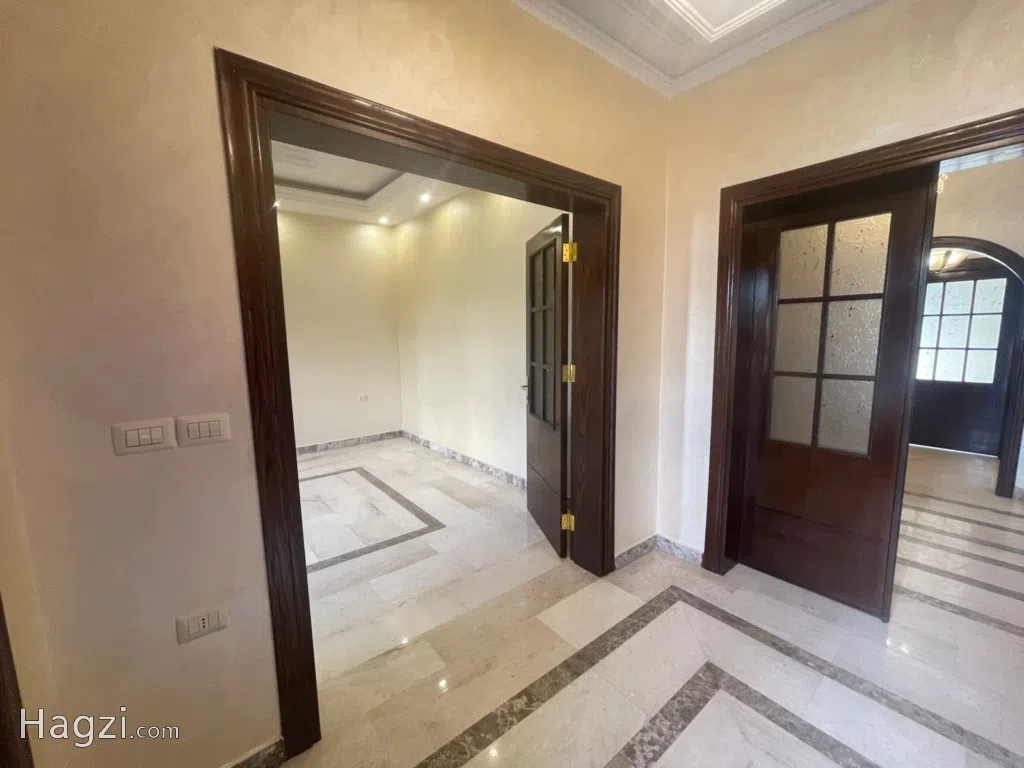 Apartment Duplex for rent in Deir Ghbar - Image 1
