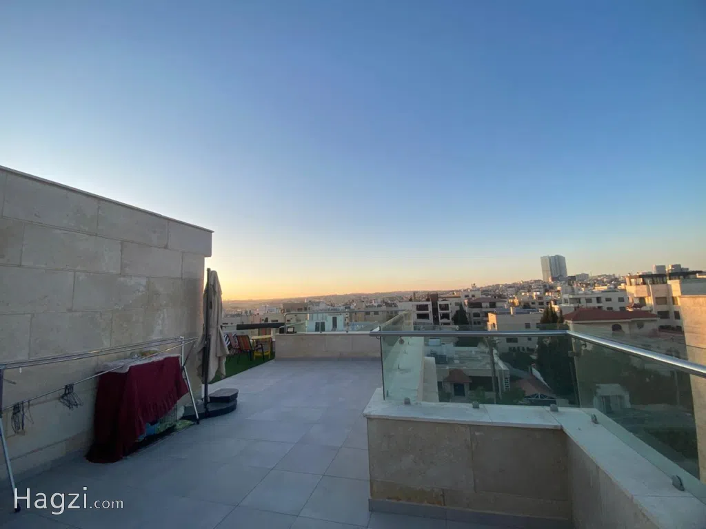 Duplex Rooftop in Deir Ghbar For Rent - Image 1