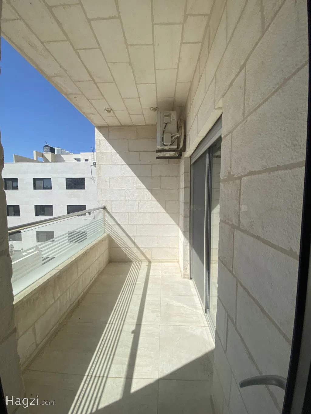 شقةمطلة للبيع في ضاحية النخيل - Image 1