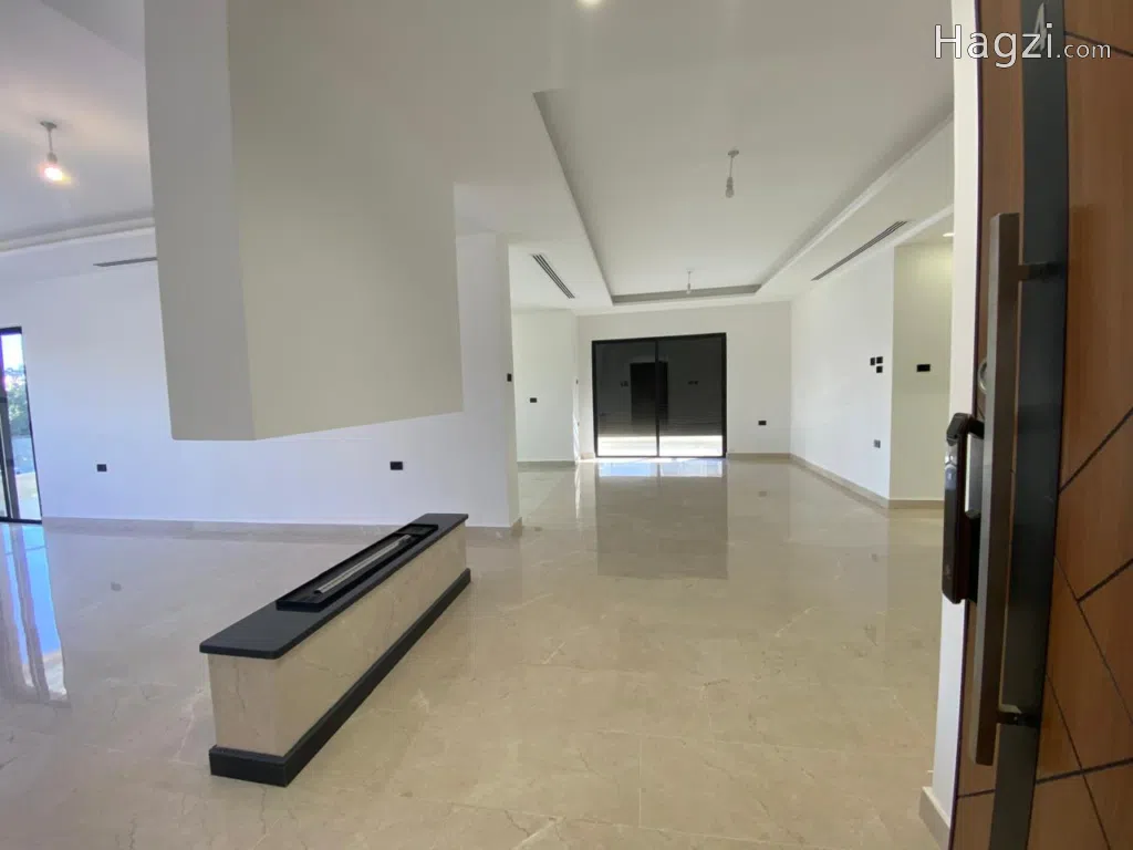 Apartment for Sale In Dahyet Al Nakheel - Image 1