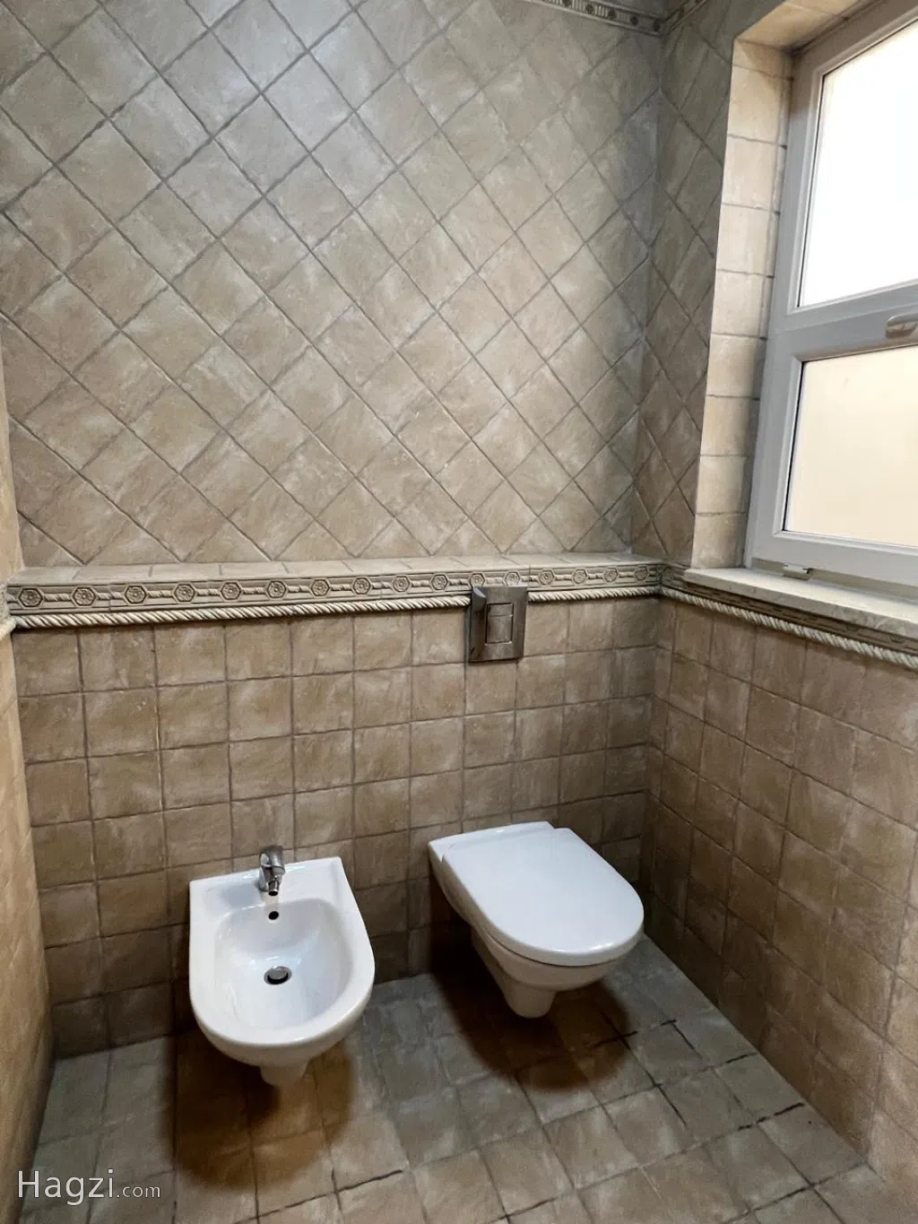 Unfurnished Apartment For Rent In Deir Ghbar - Image 1