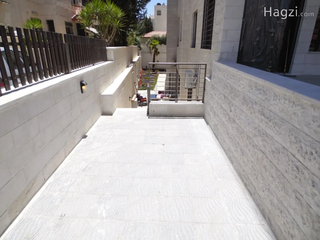Unfurnished Apartment For Rent In Swefiyeh - Image 1