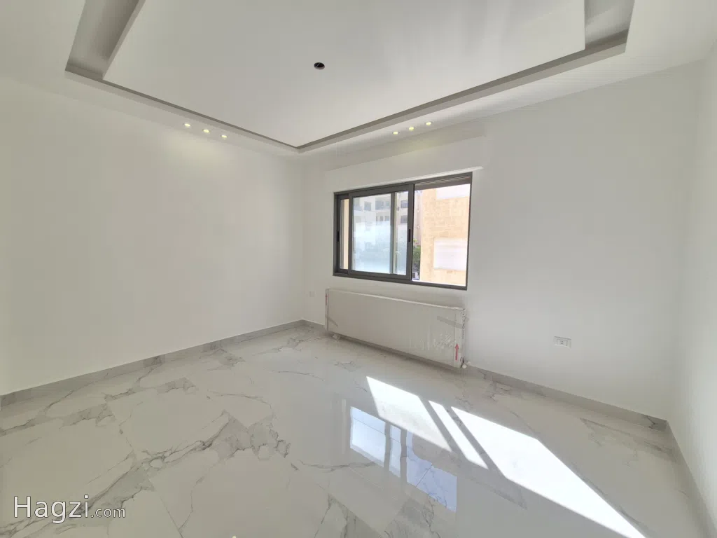 Semi-Furnished apartment for rent in Al shmeisani - Image 1