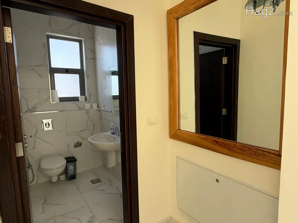 Unfurnished apartment for rent in 4th Circle - Image 1