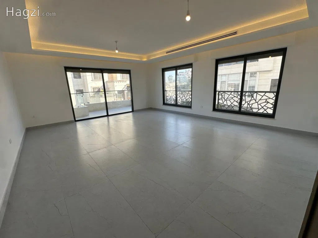 Unfurnished aparment for Sale in Dahyet Al Nakheel - Image 1