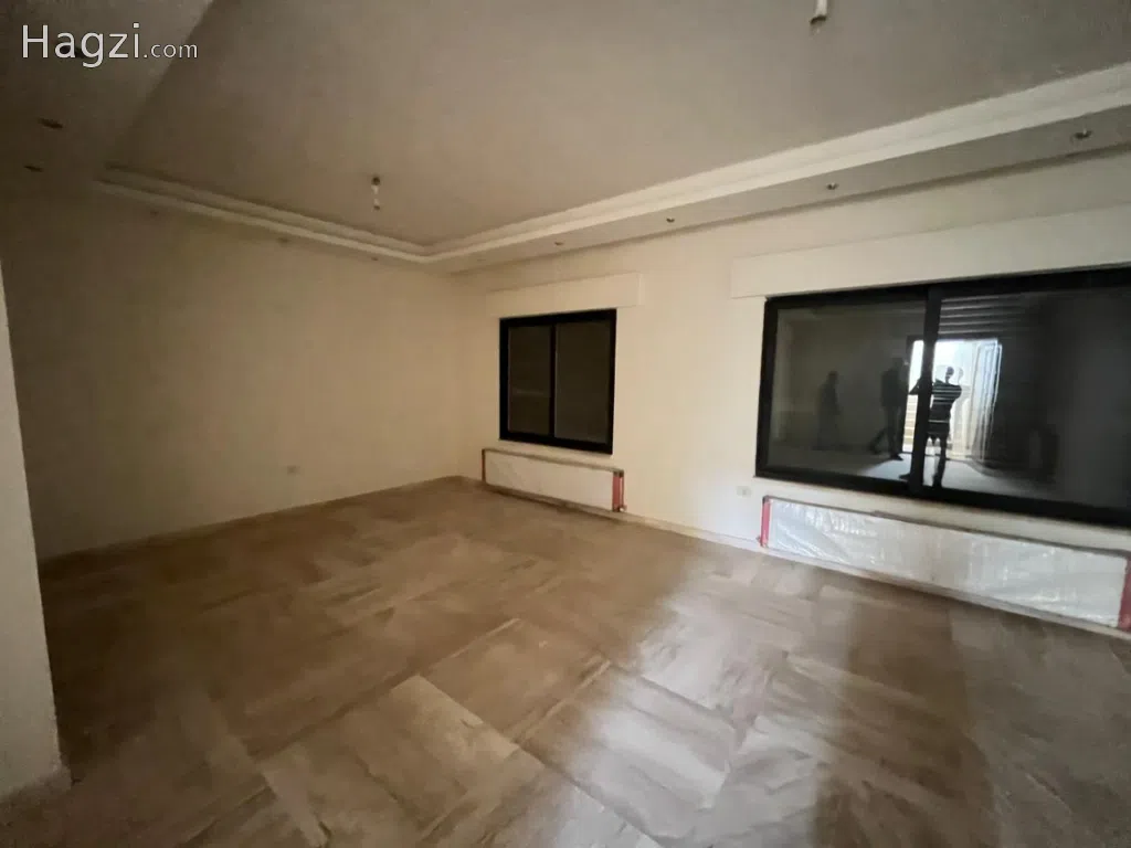 Three bedroom apartment for sale in Deirghbar - Image 1
