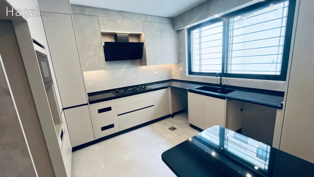 Unfurnished Luxury Apartment with Large Garden & Terrace Near Ritz-Carlton - Image 1