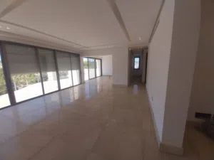 Unfurnished apartment to Rent  - Secondary Image 2