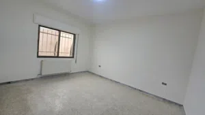 Unfurnished apartment for rent - Secondary Image 3