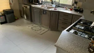 Apartment for rent in Um Al Summaq - Secondary Image 1