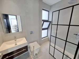 Unfurnished apartment to Rent  - Secondary Image 3