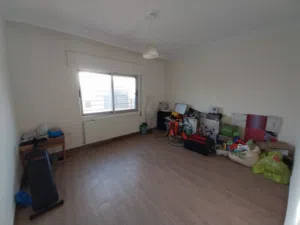 Unfurnished apartment to Sale - Secondary Image 1
