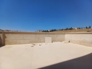 Unfurnished Apartment with Roof For Rent In Abdoun  - Secondary Image 1