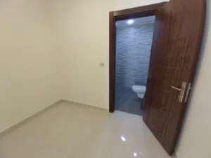 Unfurnished apartment to Rent  - Secondary Image 1