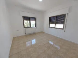 Unfurnished apartment to Rent  - Secondary Image 1