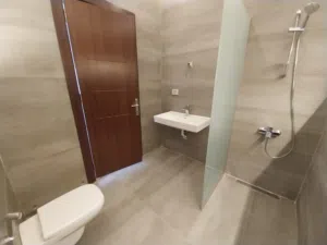 Unfurnished apartment to Rent  - Secondary Image 2