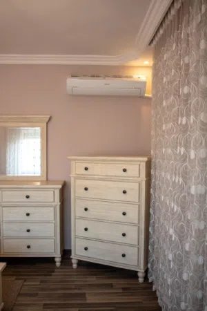 Furnished Three Bedrooms Apartment for Rent in Um Al Summaq - Secondary Image 3