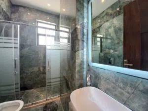 Unfurnished Roof For Rent In 4th Circle  - Secondary Image 2