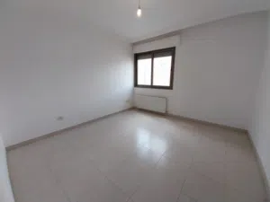 Unfurnished apartment to Rent  - Secondary Image 2