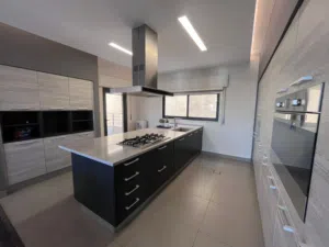 three bedroom furnished apartment for re - Secondary Image 1