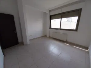 Unfurnished apartment to Rent  - Secondary Image 1