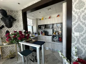 Furnished apartment for rent Al Abdali - Secondary Image 1