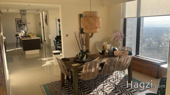 Luxurious 4 Bedrooms for Rent - Secondary Image 1