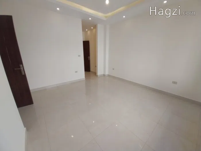 Unfurnished apartment to Rent  - Secondary Image 2