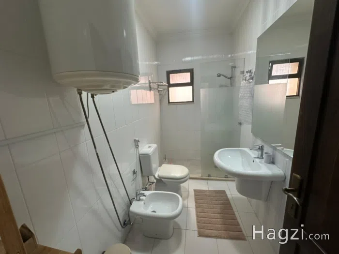 Three bedroom apartment for rent in AlWeibdeh - Secondary Image 3