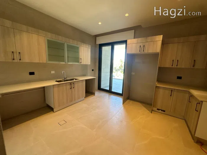 Unfurnished apartment for rent in 4th Circle - Secondary Image 2