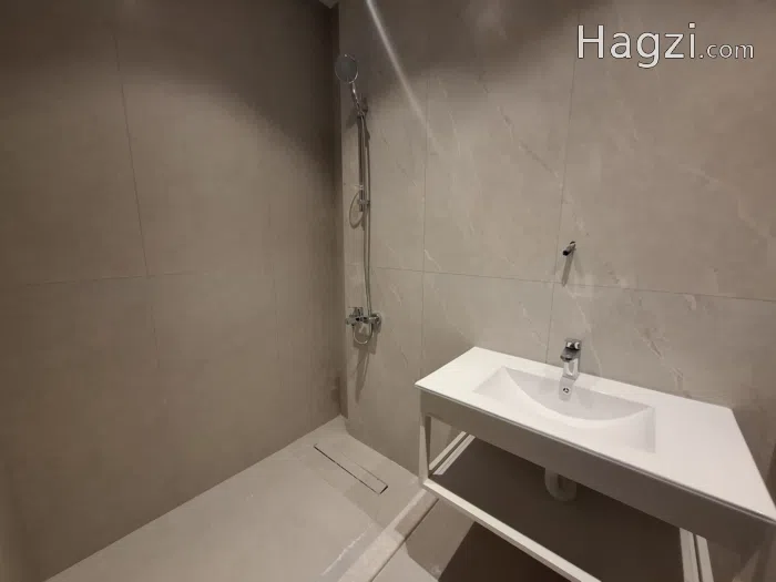 Unfurnished apartment to Rent  - Secondary Image 1