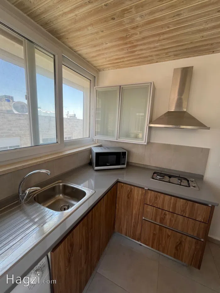 Studio for rent - Secondary Image 1