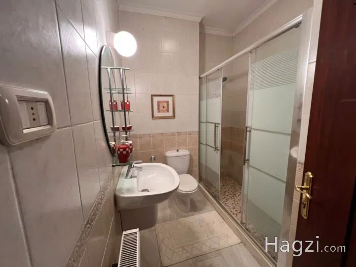 Three bedroom apartment for rent - Secondary Image 3