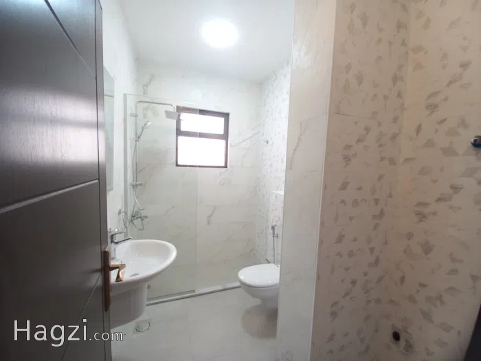 3-bedroom unfurnished roof for rent - Secondary Image 2