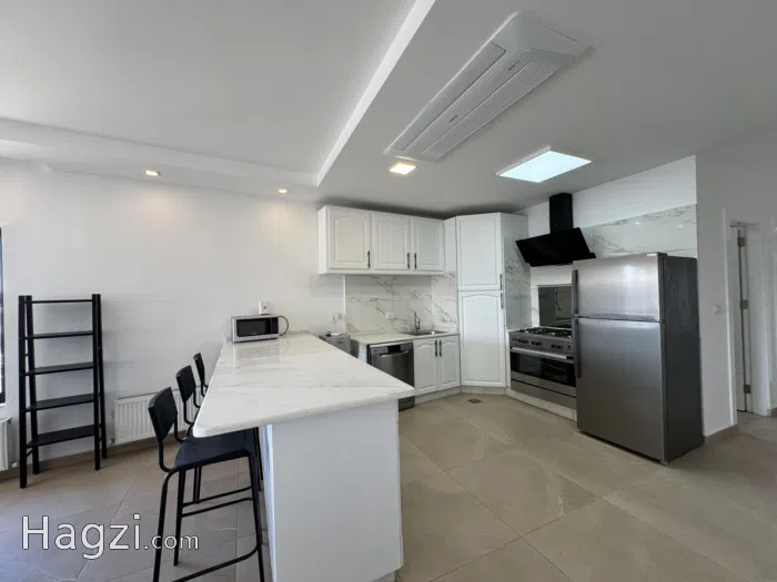 Three bedroom apartment for rent - Secondary Image 3