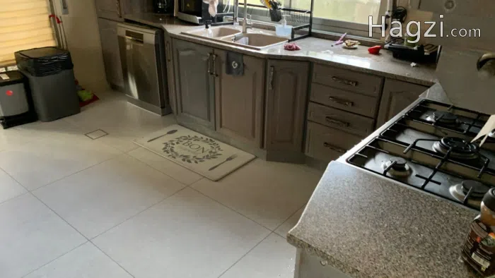 Apartment for rent in Um Al Summaq - Secondary Image 1