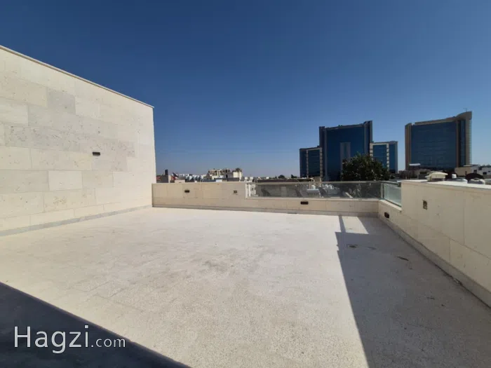 🏡 Luxury Top-Floor Apartment with Private Roof Terrace for Sale | Um Uthaina