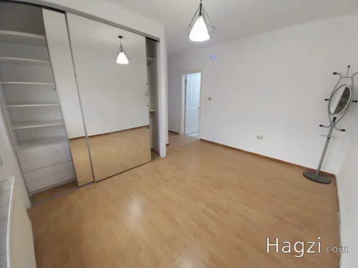 Unfurnished apartment to Rent  - Secondary Image 1