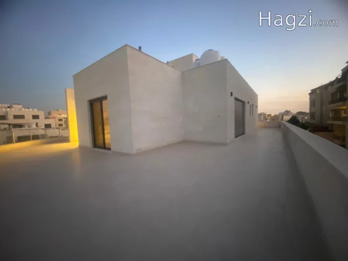 Elegant Rooftop Apartment for Sale – Private Terrace & Premium Finishes - Secondary Image 2